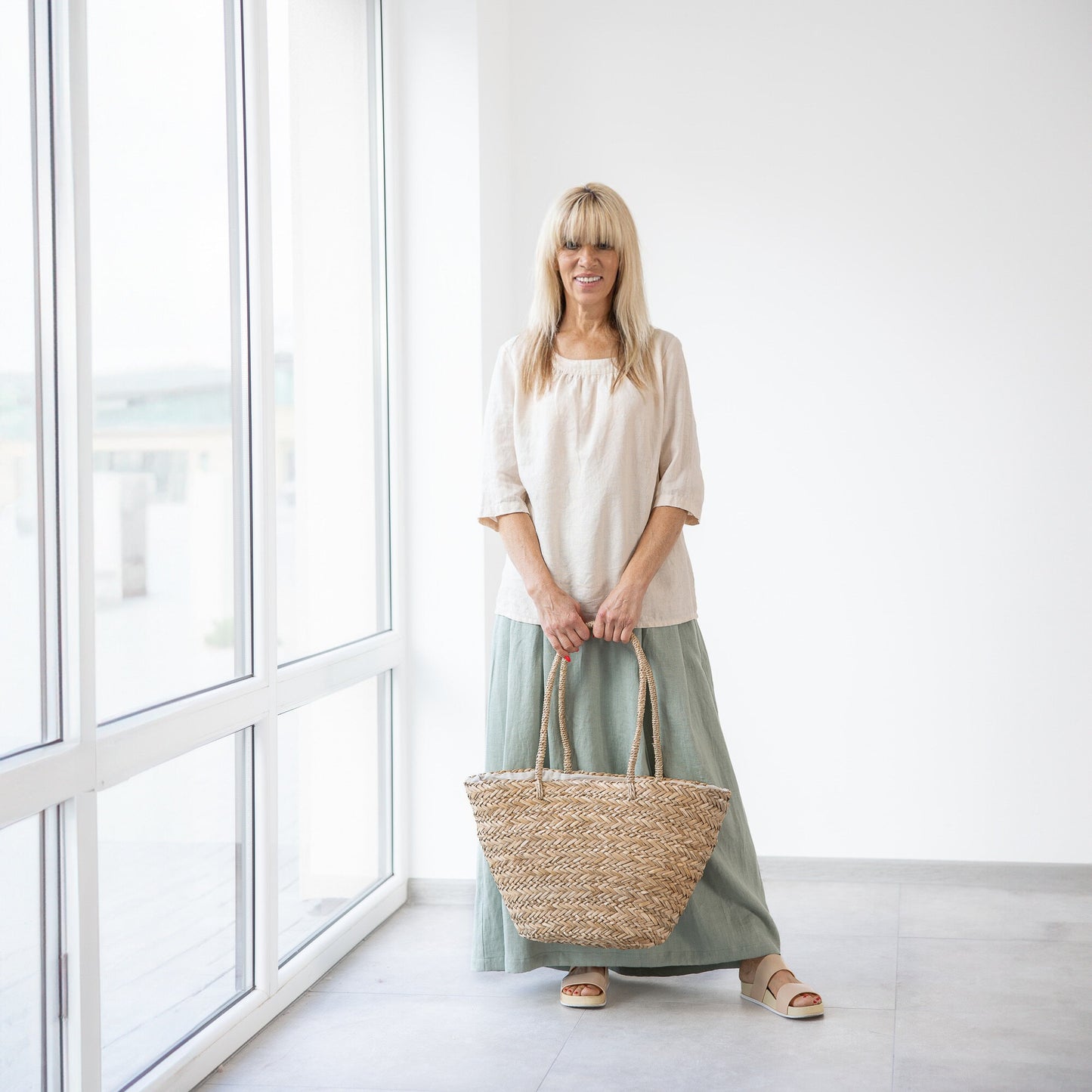 Linen outfit for old woman