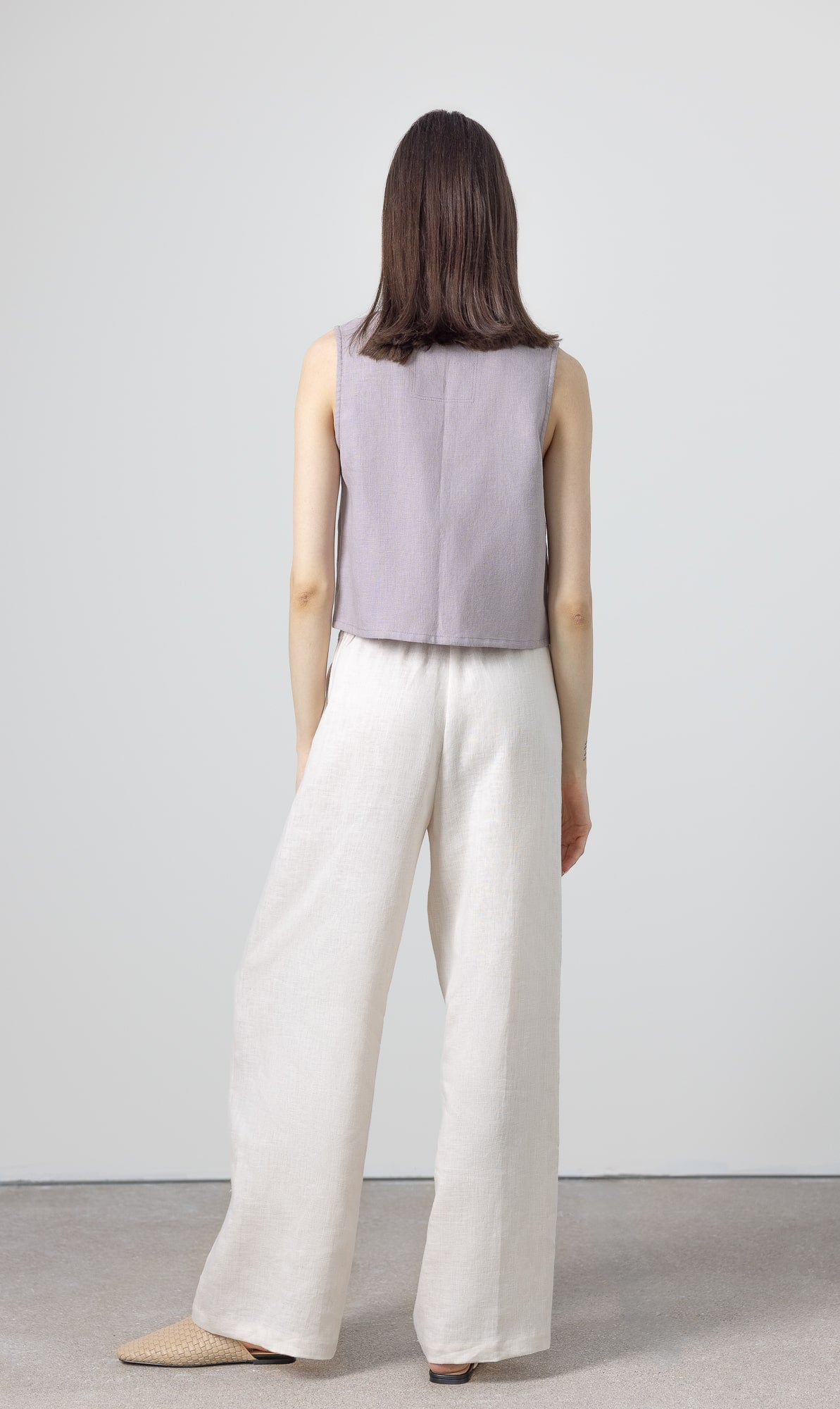 100% linen vest for women – comfortable, lightweight, and ideal for layering