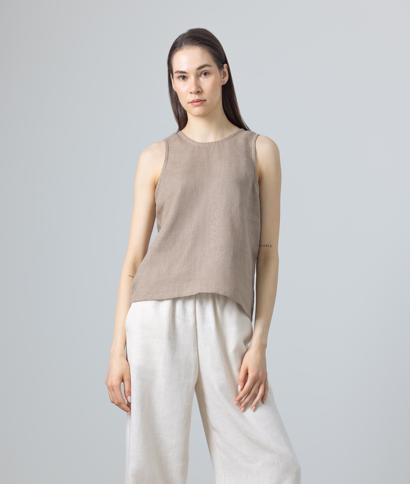 トップス LINEN SLUB TANK TOP teak brown LINEN SLUB TANK TOP in teak brown