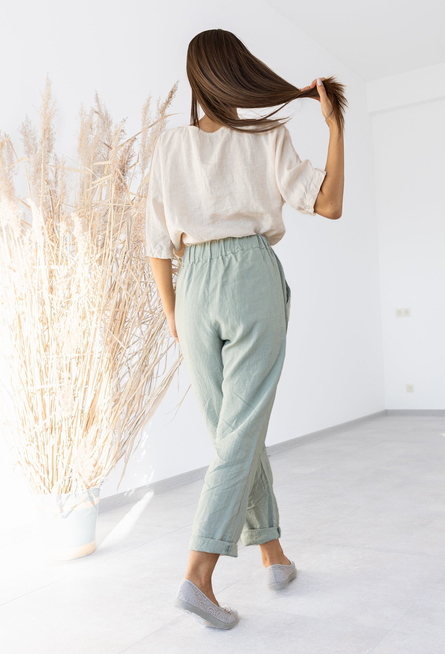 Load image into Gallery viewer, Minimalist style linen pants
