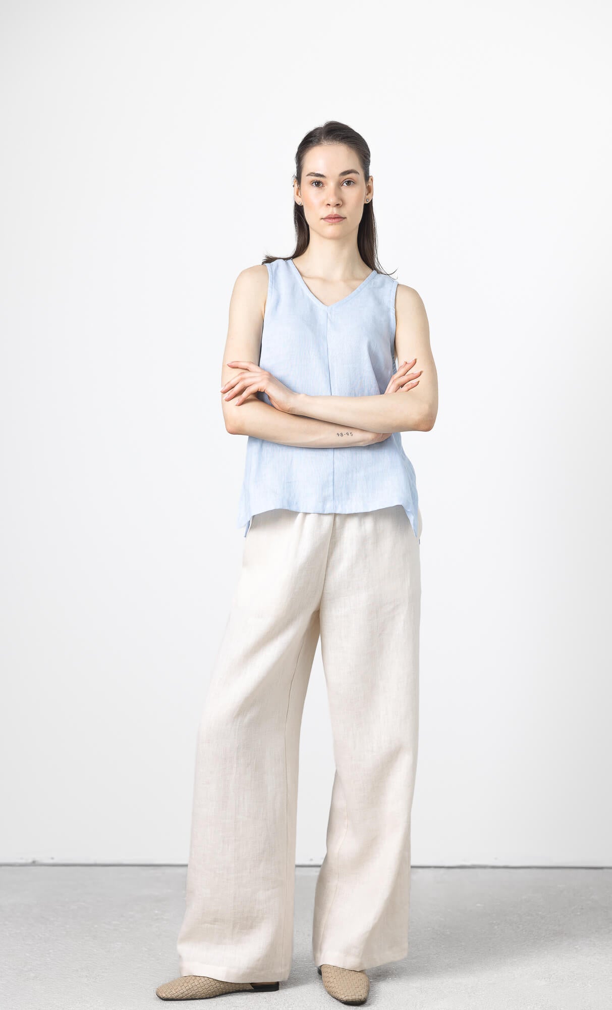 sleeveless-linen-blouse-front