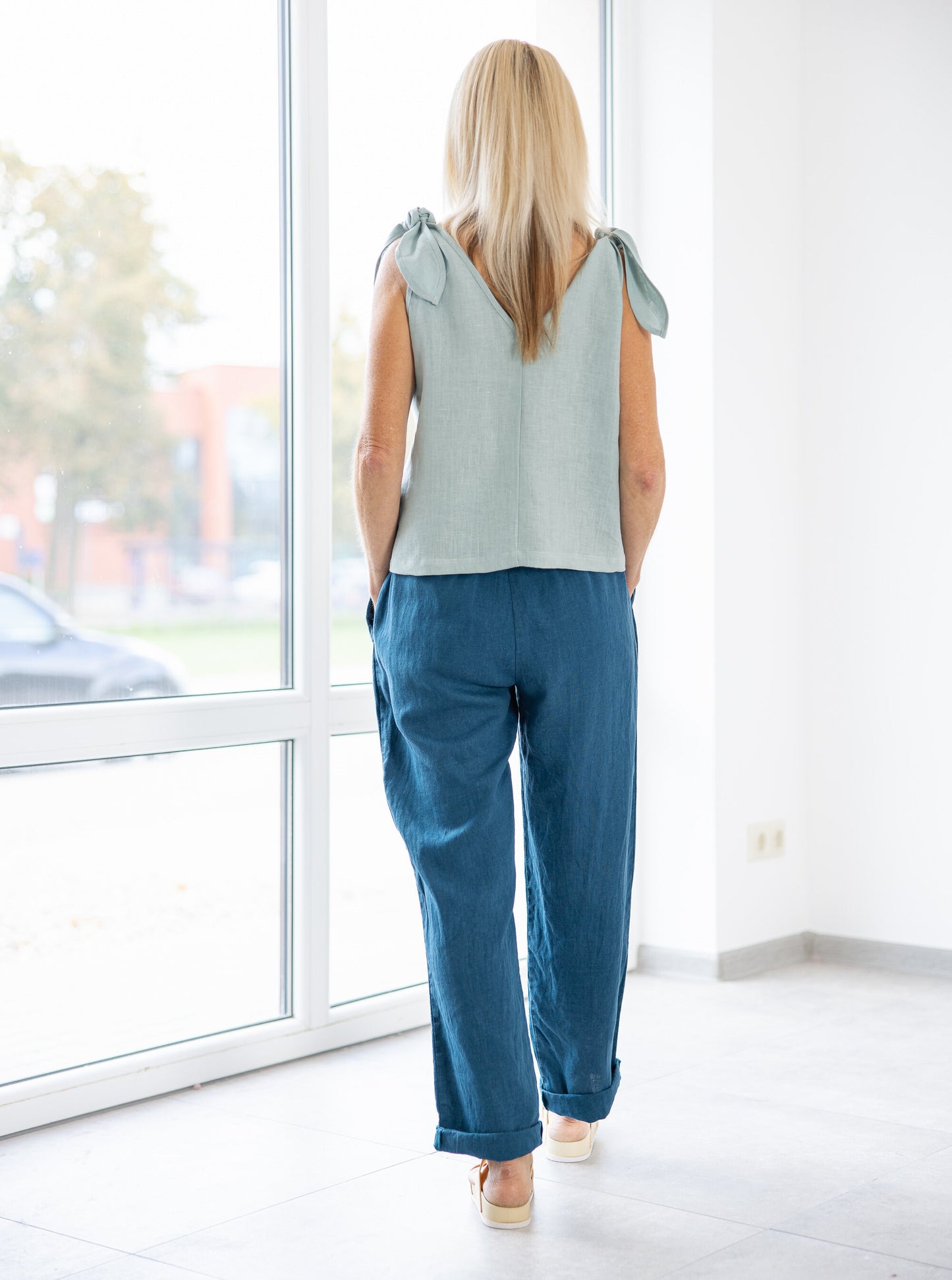 Load image into Gallery viewer, Women&amp;#39;s linen trousers
