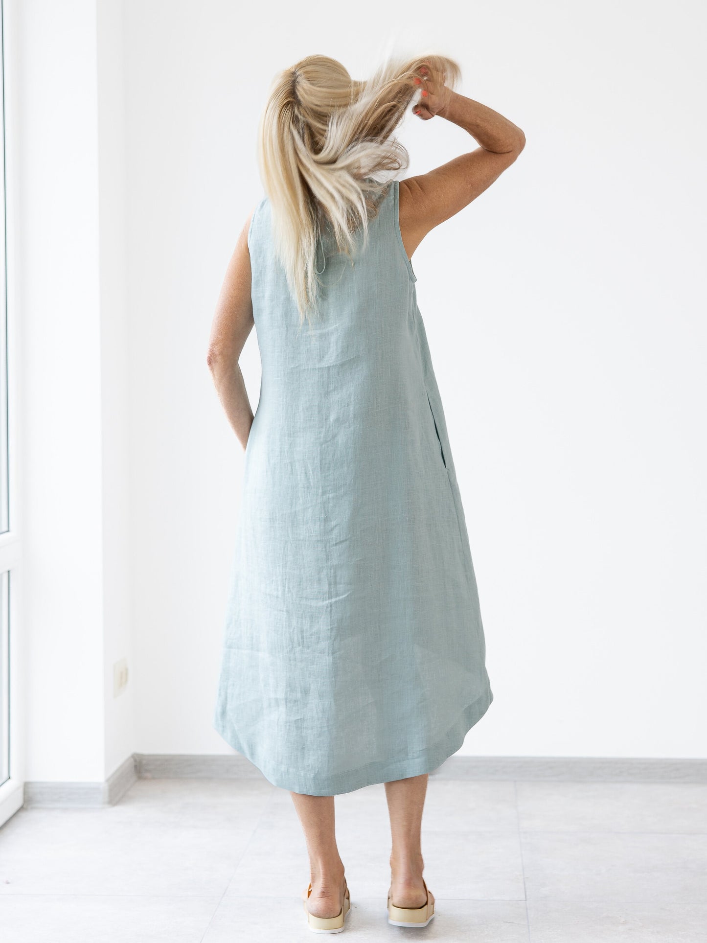Load image into Gallery viewer, Linen dress with pockets
