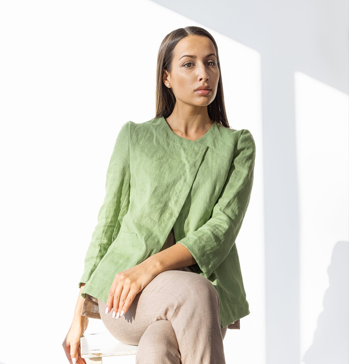 Load image into Gallery viewer, Linen blazer for women green
