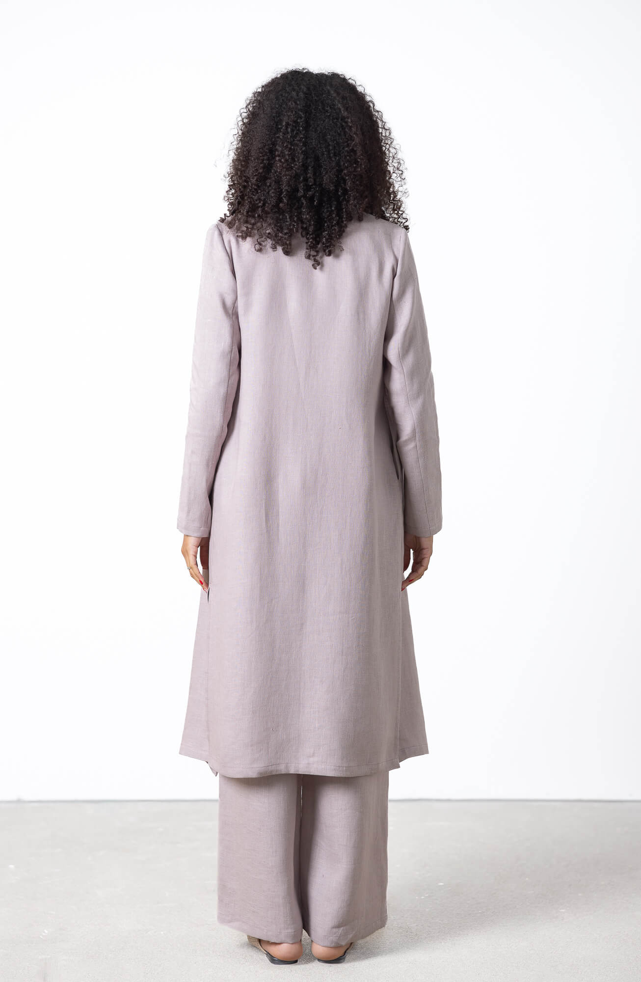 Breathable linen jacket for women made from natural linen fabric