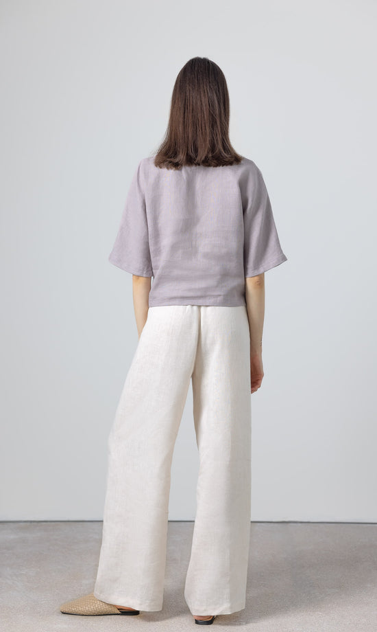 Soft linen blouse for women – cropped linen shirt for relaxed summer styling

